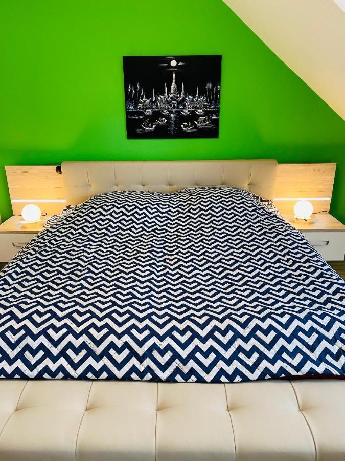 T&T Ferienwohnung Rheinbrohl Esterno foto