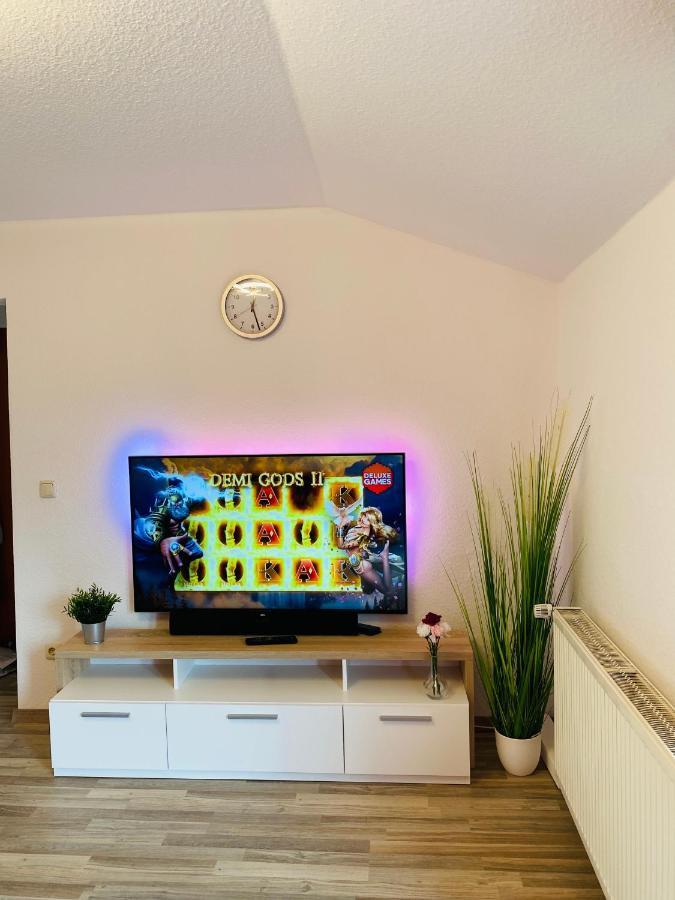 T&T Ferienwohnung Rheinbrohl Esterno foto