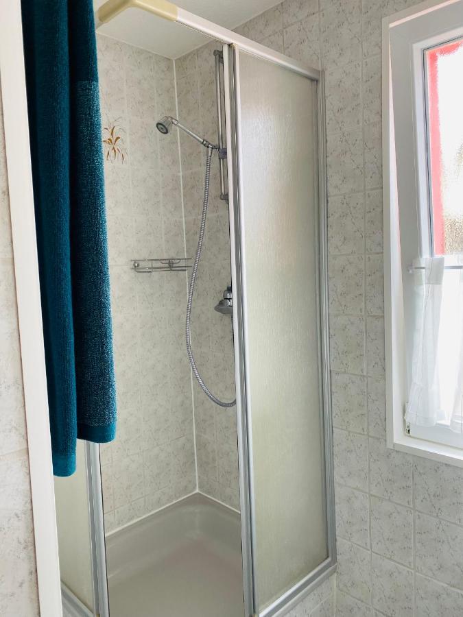 T&T Ferienwohnung Rheinbrohl Esterno foto