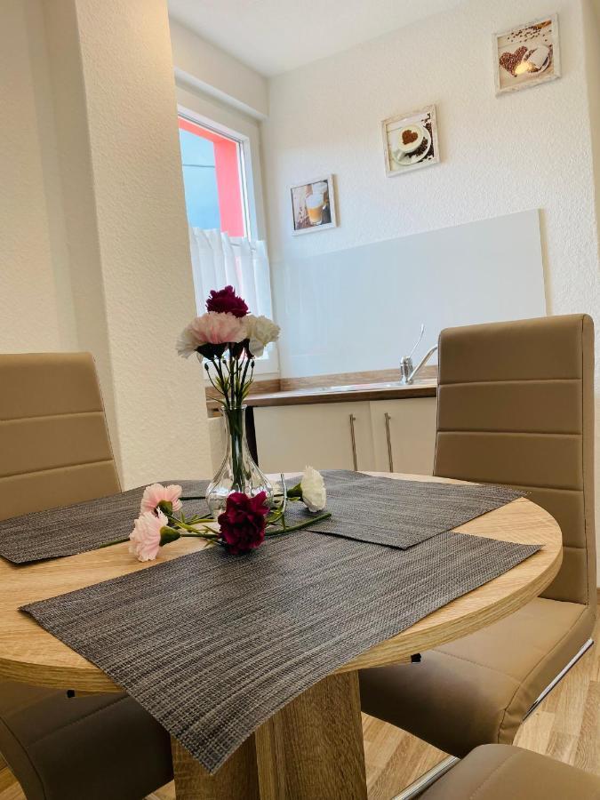 T&T Ferienwohnung Rheinbrohl Esterno foto