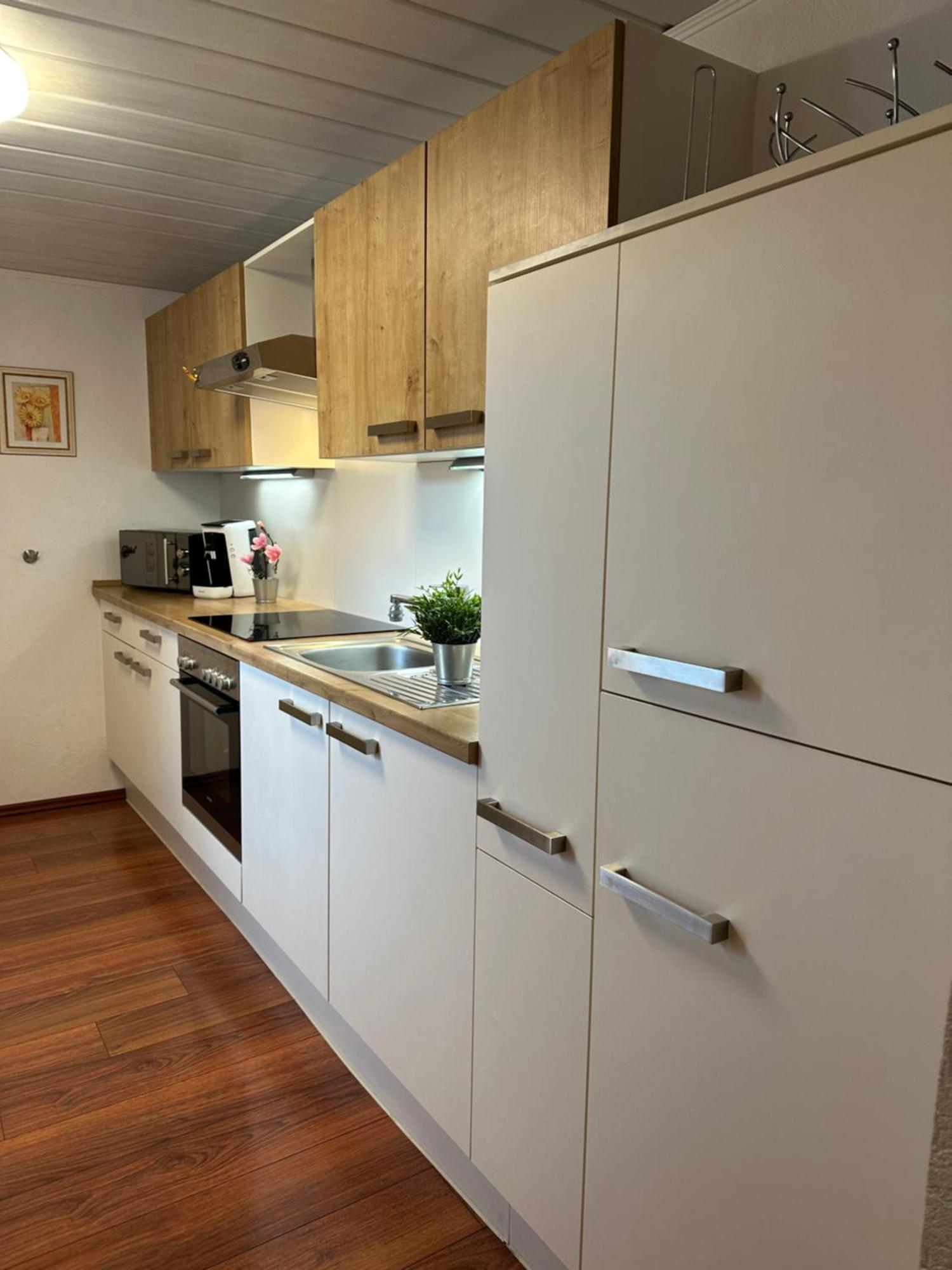 T&T Ferienwohnung Rheinbrohl Esterno foto